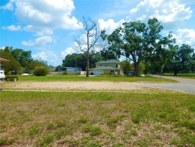 Charming 3-Bedroom, 2-Bath Home with Golf Course Views!
Welcome on Babe Zaharias Golf Course in Florida - for sale on GolfHomes.com, golf home, golf lot