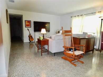 Charming 3-Bedroom, 2-Bath Home with Golf Course Views!
Welcome on Babe Zaharias Golf Course in Florida - for sale on GolfHomes.com, golf home, golf lot