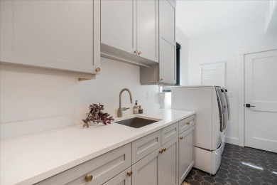 Discover bright modern luxury in Caldera Springs, Sunriver's on Sunriver Caldera Springs Golf Course in Oregon - for sale on GolfHomes.com, golf home, golf lot