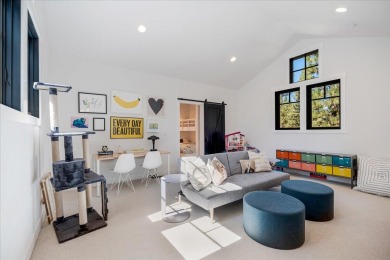 Discover bright modern luxury in Caldera Springs, Sunriver's on Sunriver Caldera Springs Golf Course in Oregon - for sale on GolfHomes.com, golf home, golf lot