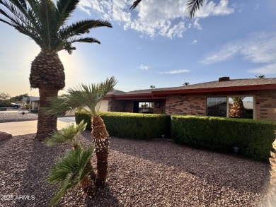 Fantastic opportunity to own in this desirable 55+ community! on Sunland Village East Golf Course in Arizona - for sale on GolfHomes.com, golf home, golf lot