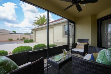 TWO-CAR GARAGE COURTYARD VILLA! -- PRIME LOCATION NEAR LAKE on The Links of Spruce Creek in Florida - for sale on GolfHomes.com, golf home, golf lot