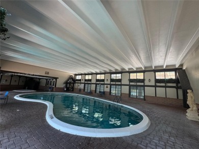 For Sale - Spacious 1 Bed / 1.5 Bath Condo in International on Inverrary Country Club in Florida - for sale on GolfHomes.com, golf home, golf lot