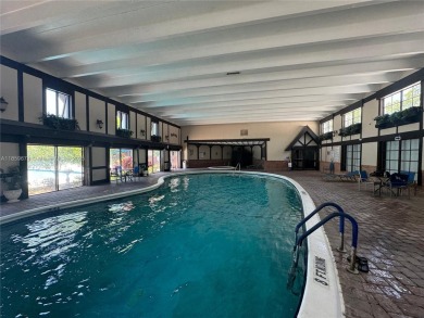 For Sale - Spacious 1 Bed / 1.5 Bath Condo in International on Inverrary Country Club in Florida - for sale on GolfHomes.com, golf home, golf lot