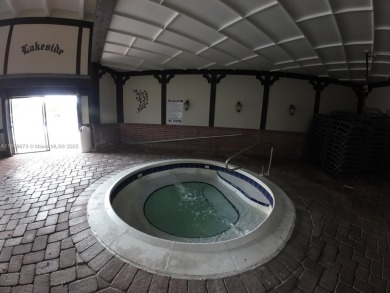 For Sale - Spacious 1 Bed / 1.5 Bath Condo in International on Inverrary Country Club in Florida - for sale on GolfHomes.com, golf home, golf lot