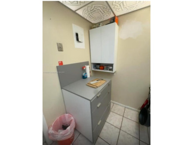 For Sale - Spacious 1 Bed / 1.5 Bath Condo in International on Inverrary Country Club in Florida - for sale on GolfHomes.com, golf home, golf lot