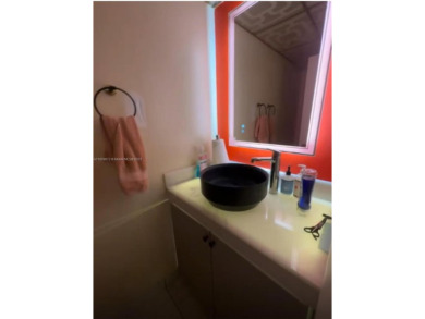 For Sale - Spacious 1 Bed / 1.5 Bath Condo in International on Inverrary Country Club in Florida - for sale on GolfHomes.com, golf home, golf lot