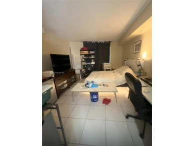 For Sale - Spacious 1 Bed / 1.5 Bath Condo in International on Inverrary Country Club in Florida - for sale on GolfHomes.com, golf home, golf lot