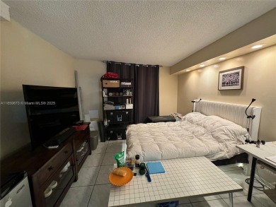 For Sale - Spacious 1 Bed / 1.5 Bath Condo in International on Inverrary Country Club in Florida - for sale on GolfHomes.com, golf home, golf lot