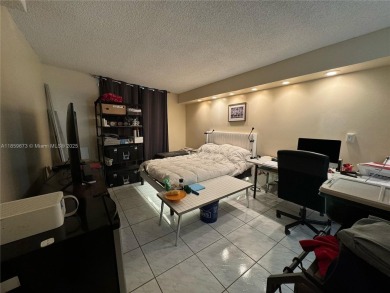 For Sale - Spacious 1 Bed / 1.5 Bath Condo in International on Inverrary Country Club in Florida - for sale on GolfHomes.com, golf home, golf lot