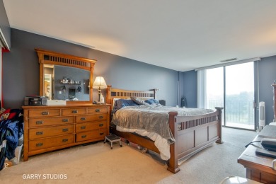 Spacious 2 bed 2 bath condo on the 4th floor with a private on Oak Meadows Golf Club in Illinois - for sale on GolfHomes.com, golf home, golf lot