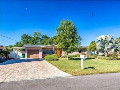 Under contract-accepting backup offers. Charming 1957 home in on Babe Zaharias Golf Course in Florida - for sale on GolfHomes.com, golf home, golf lot