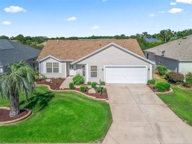 TURNKEY, BEAUTIFULLY FURNISHED  MOVE-IN READY - GOLF CART on The Links of Spruce Creek in Florida - for sale on GolfHomes.com, golf home, golf lot