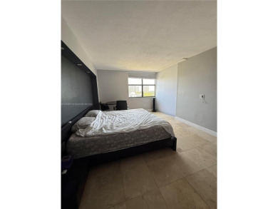 Turn key condo in the heart of Aventura! Spacious 2 bedrooms, 2 on Turnberry Isle Resort and Club in Florida - for sale on GolfHomes.com, golf home, golf lot