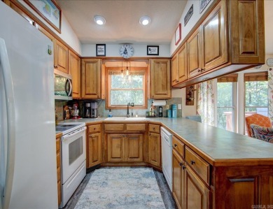 Discover this charming home in an active, quiet community.  As on Diamondhead Golf and Country Club in Arkansas - for sale on GolfHomes.com, golf home, golf lot