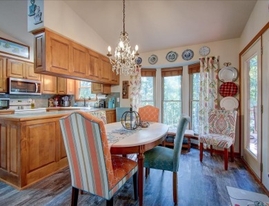 Discover this charming home in an active, quiet community.  As on Diamondhead Golf and Country Club in Arkansas - for sale on GolfHomes.com, golf home, golf lot