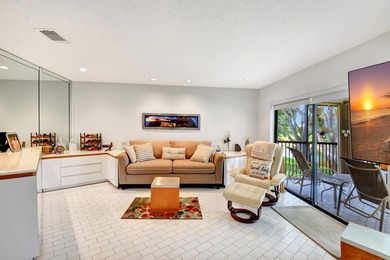 Welcome to this light & bright convertible 3 bedroom, 2 bathroom on Hunters Run Golf and Country Club in Florida - for sale on GolfHomes.com, golf home, golf lot