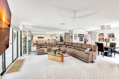 Welcome to this light & bright convertible 3 bedroom, 2 bathroom on Hunters Run Golf and Country Club in Florida - for sale on GolfHomes.com, golf home, golf lot