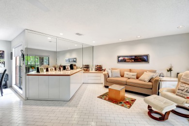 Welcome to this light & bright convertible 3 bedroom, 2 bathroom on Hunters Run Golf and Country Club in Florida - for sale on GolfHomes.com, golf home, golf lot