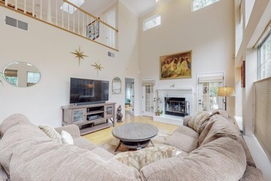 Come see this amazing Hinkle townhome in the highly sought-after on Tanoan Country Club in New Mexico - for sale on GolfHomes.com, golf home, golf lot