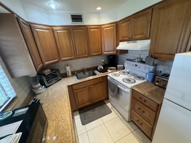 Great 2 bedroom, 2 full bath condo at a great price.  This is an on Kings Point Golf - Executive in Florida - for sale on GolfHomes.com, golf home, golf lot