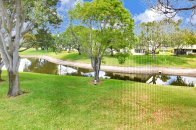 Welcome to this light & bright convertible 3 bedroom, 2 bathroom on Hunters Run Golf and Country Club in Florida - for sale on GolfHomes.com, golf home, golf lot