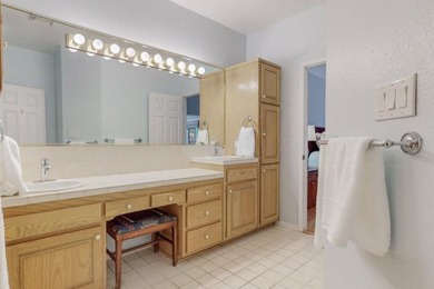 Come see this amazing Hinkle townhome in the highly sought-after on Tanoan Country Club in New Mexico - for sale on GolfHomes.com, golf home, golf lot