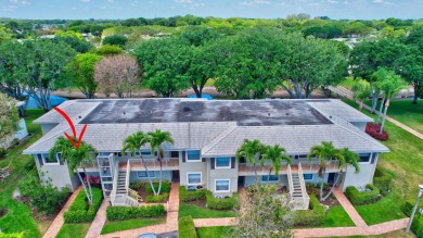 Welcome to this light & bright convertible 3 bedroom, 2 bathroom on Hunters Run Golf and Country Club in Florida - for sale on GolfHomes.com, golf home, golf lot