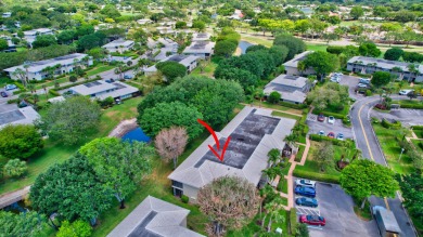 Welcome to this light & bright convertible 3 bedroom, 2 bathroom on Hunters Run Golf and Country Club in Florida - for sale on GolfHomes.com, golf home, golf lot