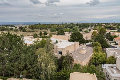 Come see this amazing Hinkle townhome in the highly sought-after on Tanoan Country Club in New Mexico - for sale on GolfHomes.com, golf home, golf lot