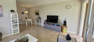 Well maintained condo 1 bedroom, 1 bath. First floor and corner on Sunrise Lakes Phase III in Florida - for sale on GolfHomes.com, golf home, golf lot