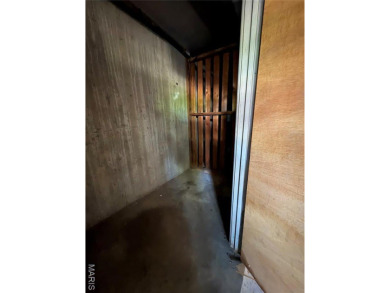 OPEN HOUSE 6/22/25 1-3 PM. Low maintenance upper level unit #H on Four Seasons Country Club in Missouri - for sale on GolfHomes.com, golf home, golf lot