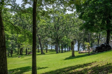 Calling all Chip & Joanna wannabes & weekend warriors!Tucked in on Kimberling City Golf Club in Missouri - for sale on GolfHomes.com, golf home, golf lot