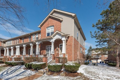 Largest River Bend end-unit townhome with 3 levels of living on River Bend Golf Club in Illinois - for sale on GolfHomes.com, golf home, golf lot