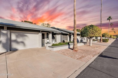 Bright, Open Floorplan! 1 bed plus den/family room with 2 bath! on Sunland Village East Golf Course in Arizona - for sale on GolfHomes.com, golf home, golf lot