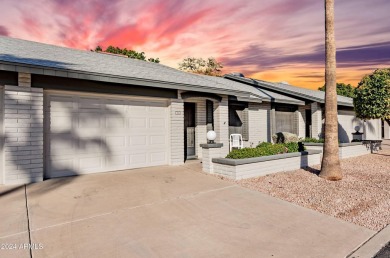 Bright, Open Floorplan! 1 bed plus den/family room with 2 bath! on Sunland Village East Golf Course in Arizona - for sale on GolfHomes.com, golf home, golf lot