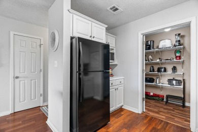 Attention buyers!  Come check out this awesome condo in Pointe on Pointe Royale Village Country Club in Missouri - for sale on GolfHomes.com, golf home, golf lot