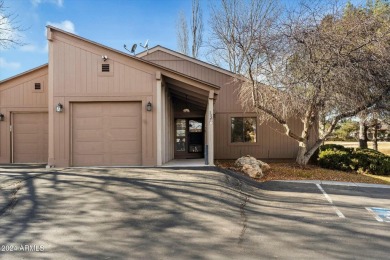 Golf Course Townhome on Continental Golf Course.
This 2 bedroom on Continental Country Club in Arizona - for sale on GolfHomes.com, golf home, golf lot