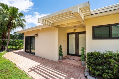 Welcome to this beautifully updated 3 bed, 2 bath condo villa on Grande Oaks Golf Club in Florida - for sale on GolfHomes.com, golf home, golf lot