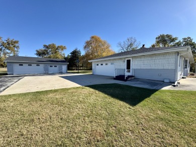 Meticulously maintained 3-bedroom ranch nestled on a spacious on Quit Qui Oc Golf Club in Wisconsin - for sale on GolfHomes.com, golf home, golf lot