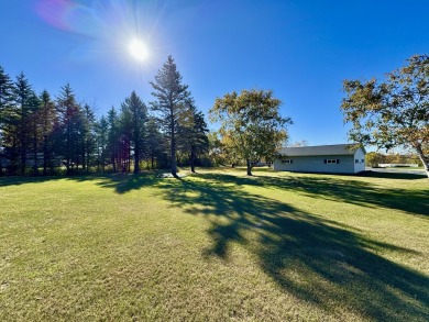 Meticulously maintained 3-bedroom ranch nestled on a spacious on Quit Qui Oc Golf Club in Wisconsin - for sale on GolfHomes.com, golf home, golf lot