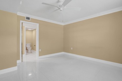 Beautiful 2BR/2BA home in WhiteHall at Camino Real, Boca Raton on The Country Club At Boca Raton in Florida - for sale on GolfHomes.com, golf home, golf lot