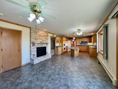 Meticulously maintained 3-bedroom ranch nestled on a spacious on Quit Qui Oc Golf Club in Wisconsin - for sale on GolfHomes.com, golf home, golf lot