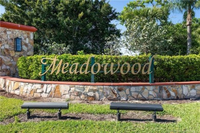 Welcome to penthouse-style living in Meadowood Golf  Tennis on Meadowood Golf and Tennis Club in Florida - for sale on GolfHomes.com, golf home, golf lot