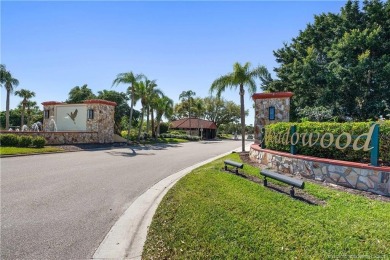 Welcome to penthouse-style living in Meadowood Golf  Tennis on Meadowood Golf and Tennis Club in Florida - for sale on GolfHomes.com, golf home, golf lot