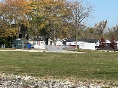 Welcome to this beautiful 4-bedroom, 2-bathroom mobile home on Golf Vista Estates Golf Course in Illinois - for sale on GolfHomes.com, golf home, golf lot