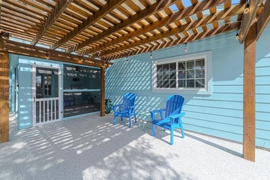 Coastal Cottage Charm: Well-maintained 2-Bed, 2-Bath with Bonus on Rockport Country Club in Texas - for sale on GolfHomes.com, golf home, golf lot