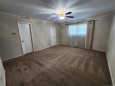 Beautiful 1-story 3 bed 2 1/2 bath full brick home in Indian on Indian Springs Country Club in Oklahoma - for sale on GolfHomes.com, golf home, golf lot