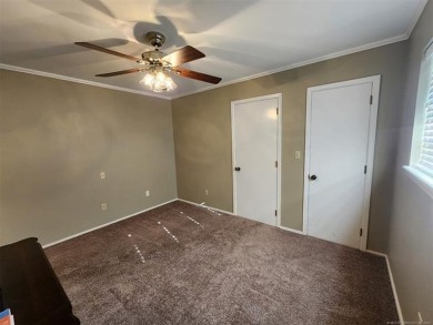 Beautiful 1-story 3 bed 2 1/2 bath full brick home in Indian on Indian Springs Country Club in Oklahoma - for sale on GolfHomes.com, golf home, golf lot