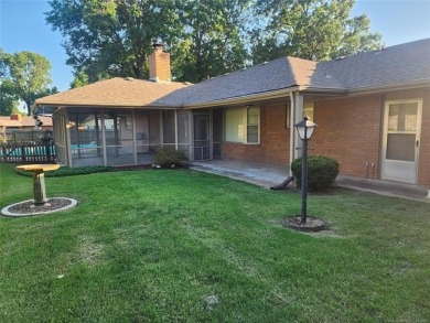 Beautiful 1-story 3 bed 2 1/2 bath full brick home in Indian on Indian Springs Country Club in Oklahoma - for sale on GolfHomes.com, golf home, golf lot